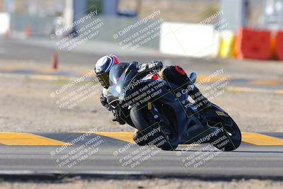 media/Dec-18-2022-SoCal Trackdays (Sun) [[8099a50955]]/Turn 2 (950am)/